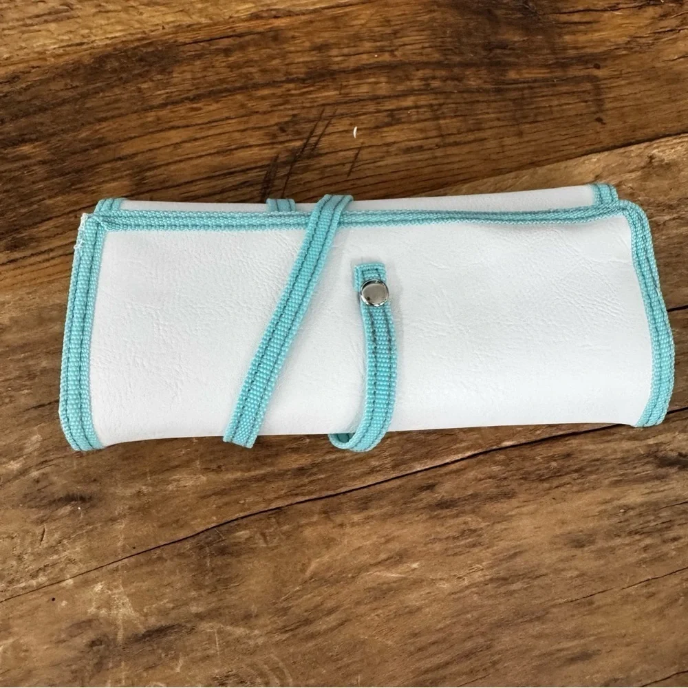 NEW Carmindy & Co. Professional Makeup Brush Set and Brush Roll ~